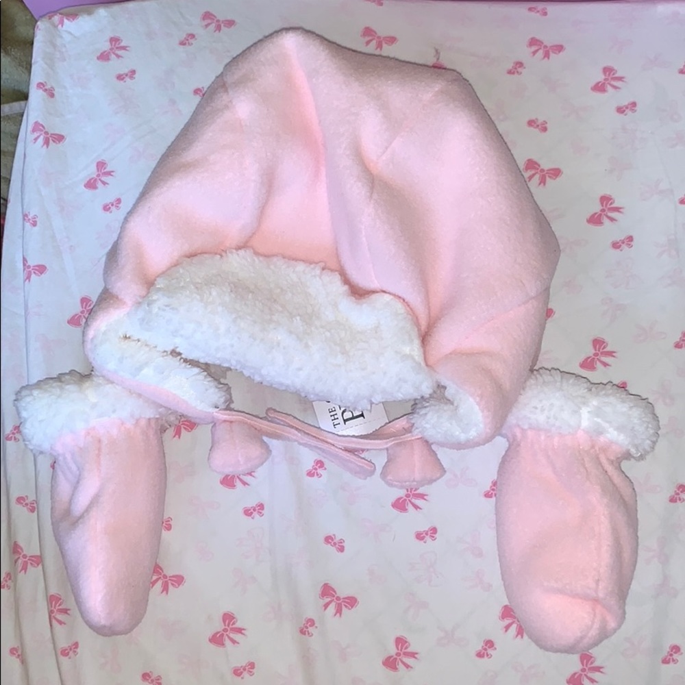 NWOT TCP Pink infant snow hat and mitten set